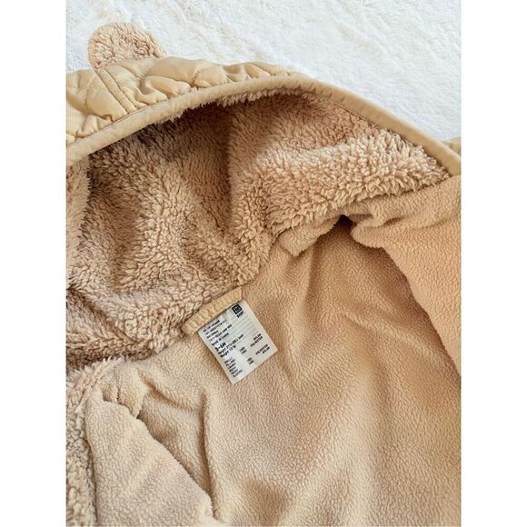 Uniqlo Cream - Tan infant snow suit size 3-6 months - Picture 3 of 8